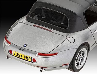 Revell 1/24 BMW Z8 - James Bond 007 (The World Is Not Enough) Geschenkset Revell 1/24 BMW Z8 - James Bond 007 (The World Is Not Enough) Geschenkset