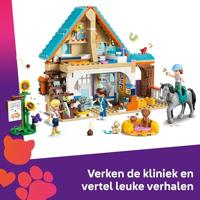 Lego Friends 42651 Dierenkliniek voor Paarden en Huisdieren - thumbnail