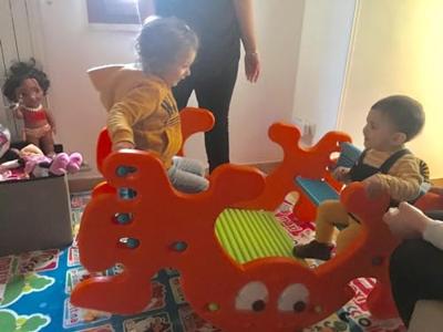 FEBER - 800010242-2 in 1 schommelspel voor picknicktafels