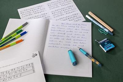 Schneider S-162813 Vulpen Base A Kids Rechtshandig Blauw Schneider S-162813 Vulpen Base A Kids Rechtshandig Blauw