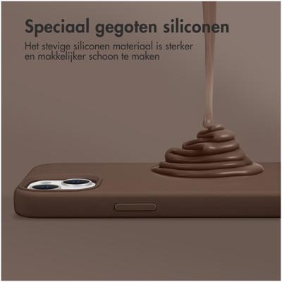 Accezz Liquid Silicone Backcover met MagSafe voor Samsung Galaxy S25 Ultra Telefoonhoesje Bruin