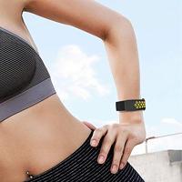 Fitbit Charge 3 & 4 siliconen DOT bandje - Geel / Zwart - Maat: Large - thumbnail