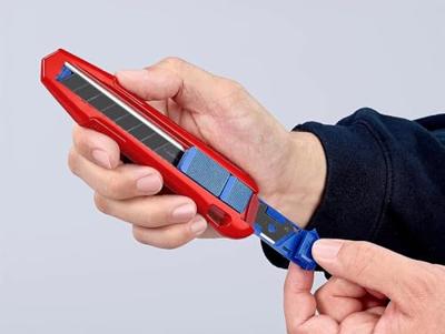 Knipex Afbreekmes | lemmetbreedte 18 mm lengte 165 mm | magnesium | 1 stuk - 90 10 165 BK - 90 10 165 BK Knipex Afbreekmes | lemmetbreedte 18 mm lengte 165 mm | magnesium | 1 stuk - 90 10 165 BK - 90 10 165 BK