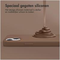 Accezz Liquid Silicone Backcover met MagSafe voor Apple iPhone 15 Pro Telefoonhoesje Bruin - thumbnail