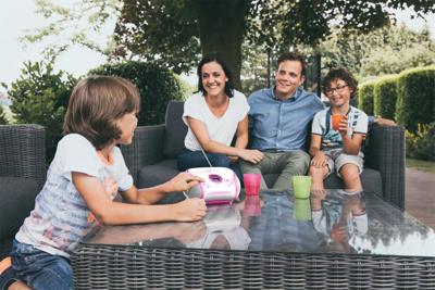 Lenco Boombox met CD-speler FM-radio en stickers Roze - SCD-24PK KIDS Lenco Boombox met CD-speler FM-radio en stickers Roze - SCD-24PK KIDS