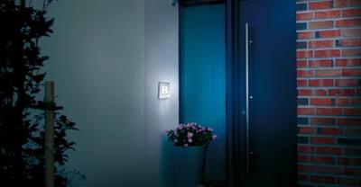 m-e modern-electronics 41026 Belknop Met naambord Eengezinswoning RVS 8-24 V AC/DC/1 A m-e modern-electronics 41026 Belknop Met naambord Eengezinswoning RVS 8-24 V AC/DC/1 A