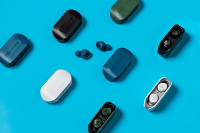 JLab Go Air True Wireless Oordopjes, Bluetooth Draadloze Hoofdtelefoon en usb oplaadstation met dubbele verbinding, aangepast EQ3-geluid en de kleinste pasvorm ooit, Zwart