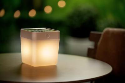 Grundig solar lamp tuinverlichting op zonne energie wit/oranje/blauw/groen licht tot 8 uur licht - thumbnail