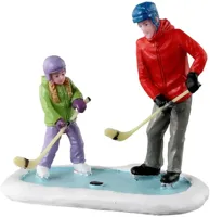 Lemax father daughter practice time kerstdorp figuur type 2 Vail Village 2023 - thumbnail