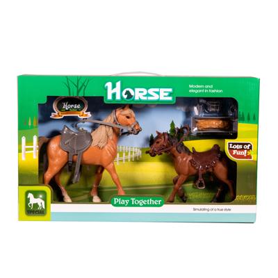 Horse paard met veulen en diverse accessoires