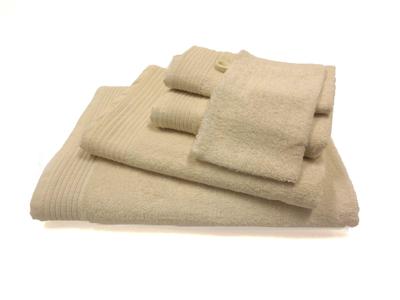 The One basic pakket badtextiel 450 gram Ivory - 18 stuks The One basic pakket badtextiel 450 gram Ivory - 18 stuks