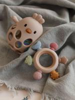 Siliconen rammelaar in de vorm van een kuiken ecru - thumbnail