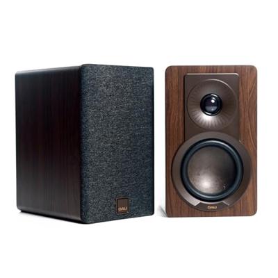 DALI KUPID Premium compacte passieve hifi-plankluidspreker, 2-weg design met 4,5 inch woofer en 1 inch tweeter, inclusief wandhouder (paar) - donker walnoot