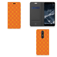 Nokia 5.1 (2018) | Hoesje met Magneet | Batik Oranje - thumbnail