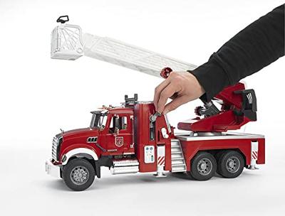 Bruder 02821 MACK Granite Brandweerwagen met Pomp + Licht en Geluid - thumbnail