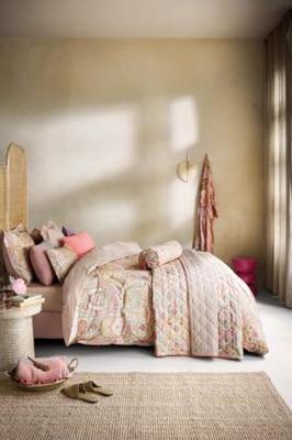 Pip Studio Pip Studio Jabali Flower Quilted Cushion - Koraalrood 45x70 cm