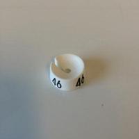 MB wit/zwart 46 voor op kledinghanger - thumbnail