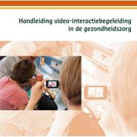 Handleiding video-interactiebegeleiding in de gezondheidszorg (Paperback) - thumbnail