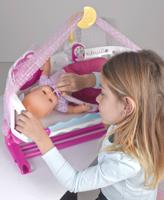 Famosa Nenuco slaap met mij nenuco met baby monitor, baby pop bedje - thumbnail