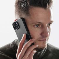 Accezz MagSafe Leather Backcover voor iPhone 16 Pro Telefoonhoesje Zwart - thumbnail