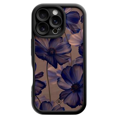 iPhone 16 Pro zwarte case - Twilight petals