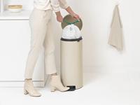 Brabantia pedaalemmer Newlcon 30 liter soft beige - thumbnail