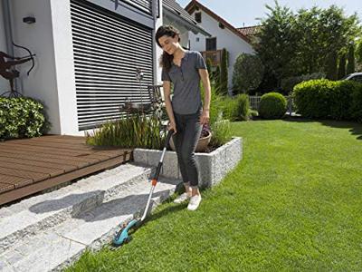 Gardena Accugrasschaar Wielen met Plug-In Telescoopsteelbevestiging - Comfortabel Tuinieren