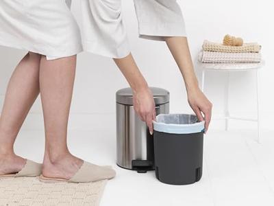 Brabantia pedaalemmer Newlcon 5 liter matt steel fingerprint proof - thumbnail