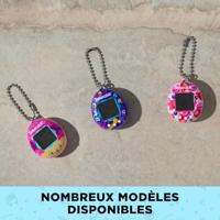 Tamagotchi - BANDAI - Origineel Tamagotchi - Berry Delicious - virtueel elektronisch huisdier met kleurenscherm, 3 knoppen en spelletjes - thumbnail