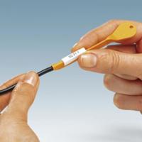 Phoenix Contact 0827120 UC-WMCO 2,1 (12X3) Adermarkering Montagemethode: Vastklemmen Markeringsvlak: 12 x 3 mm Wit Aantal markeringen: 400 10 stuk(s) - thumbnail