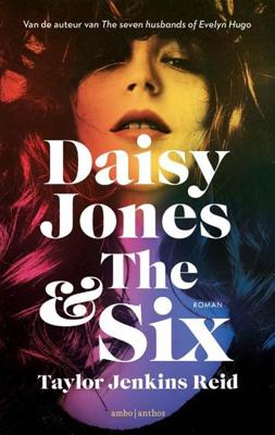 Daisy Jones & The Six (Paperback)