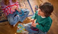Philips TAK2000MP 2000-serie On Ear bedrade opvouwbare hoofdtelefoon voor kinderen - beperkt volume, Audio delen, 3,5 mm- en USB-C-kabel meegeleverd - Magenta Purper - thumbnail