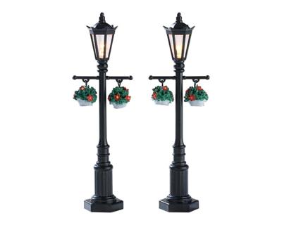 Kerstfiguur Old english lamp post set of 2 b/o 4.5v LEMAX - Lemax Kerstfiguur Old english lamp post set of 2 b/o 4.5v LEMAX - Lemax