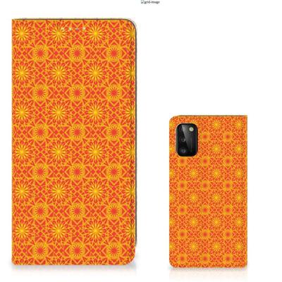 Samsung Galaxy A41 | Hoesje met Magneet | Batik Oranje Samsung Galaxy A41 | Hoesje met Magneet | Batik Oranje