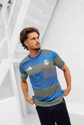 Real Madrid Pre-Match Shirt Senior 2025/2026 - Maat S - Kleur: Blauw | Soccerfanshop