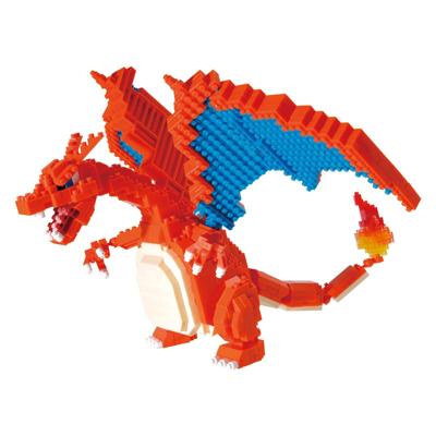 Pokémon Charizard Figuur - BANDAI - Nanoblock - Baksteen Figuur 860 stuks - Bouwpakket - NBPM80
