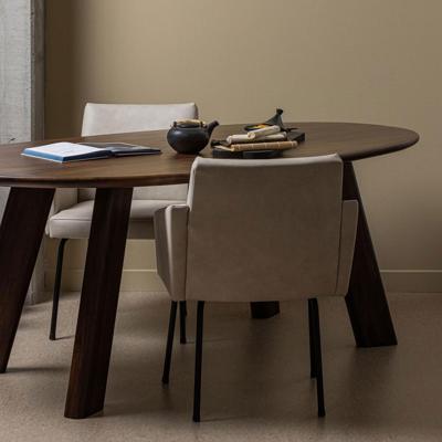 WOOOD Organische Eettafel 'Roundly' Mangohout, 160 x 110cm, kleur Walnoot WOOOD Organische Eettafel 'Roundly' Mangohout, 160 x 110cm, kleur Walnoot