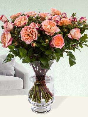 Boeket rode rozen in hartvorm met eucalyptus - Red Naomi