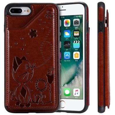 Voor iPhone 8 plus/7 plus Kat Bee reliëf patroon schokbestendige beschermende case met kaartsleuven & fotolijstjes (bruin) Voor iPhone 8 plus/7 plus Kat Bee reliëf patroon schokbestendige beschermende case met kaartsleuven & fotolijstjes (bruin)
