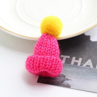 12PCS cute mini gebreide hairball Hat broche trui pinnen badge (Rose rood) 12PCS cute mini gebreide hairball Hat broche trui pinnen badge (Rose rood)