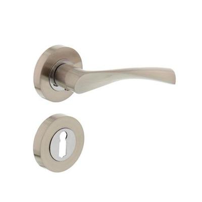 Intersteel Deurkruk Giussy op rozet met sleutelrozetten - nikkel mat/chroom Intersteel Deurkruk Giussy op rozet met sleutelrozetten - nikkel mat/chroom