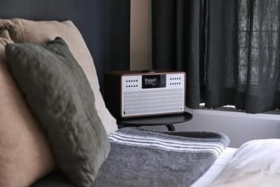 Revo: SuperCD All-In-One DAB+ Internetradio met CD-speler - Walnut/Silver