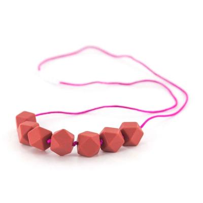 Lollipops & More bijtketting Kola Cubes 75 cm silicone bordeaux