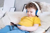 Lenco Hoofdtelefoon voor kinderen, volumebegrenzing tot 85 dB, zeer comfortabel, 120 cm kabel, met stickers, wit/blauw - thumbnail