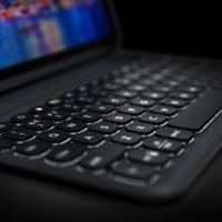 ZAGG Pro Keys Bluetooth Keyboard Case for Apple iPad 10.9 (2022)/iPad 11 (2025) QWERTY Black - thumbnail