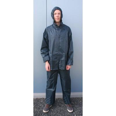 Regenpak M blauw. Voorzien van 2 zakken en een in de kraag verwerkte capuchon