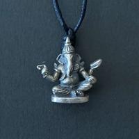 Hanger Ganesha aan Waxkoord (2,3 x 2,2 cm) - thumbnail