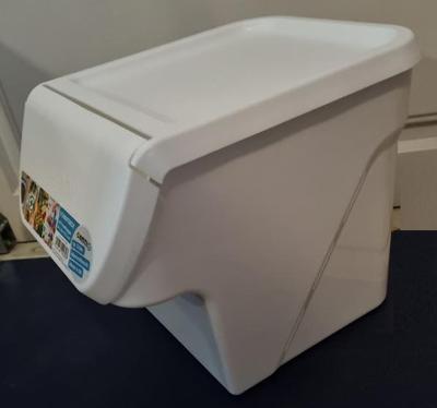 Aardappelbak - Vegetable Box - Voorraaddoos - met voorklep - stapelbaar - Wit Aardappelbak - Vegetable Box - Voorraaddoos - met voorklep - stapelbaar - Wit