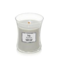 WoodWick lavender & cedar medium candle - thumbnail