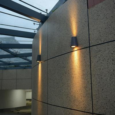 Lumo Recta Zwart - Wandarmatuur zonder lichtbron - Excl 2xG9 - IP65 Lumo Recta Zwart - Wandarmatuur zonder lichtbron - Excl 2xG9 - IP65